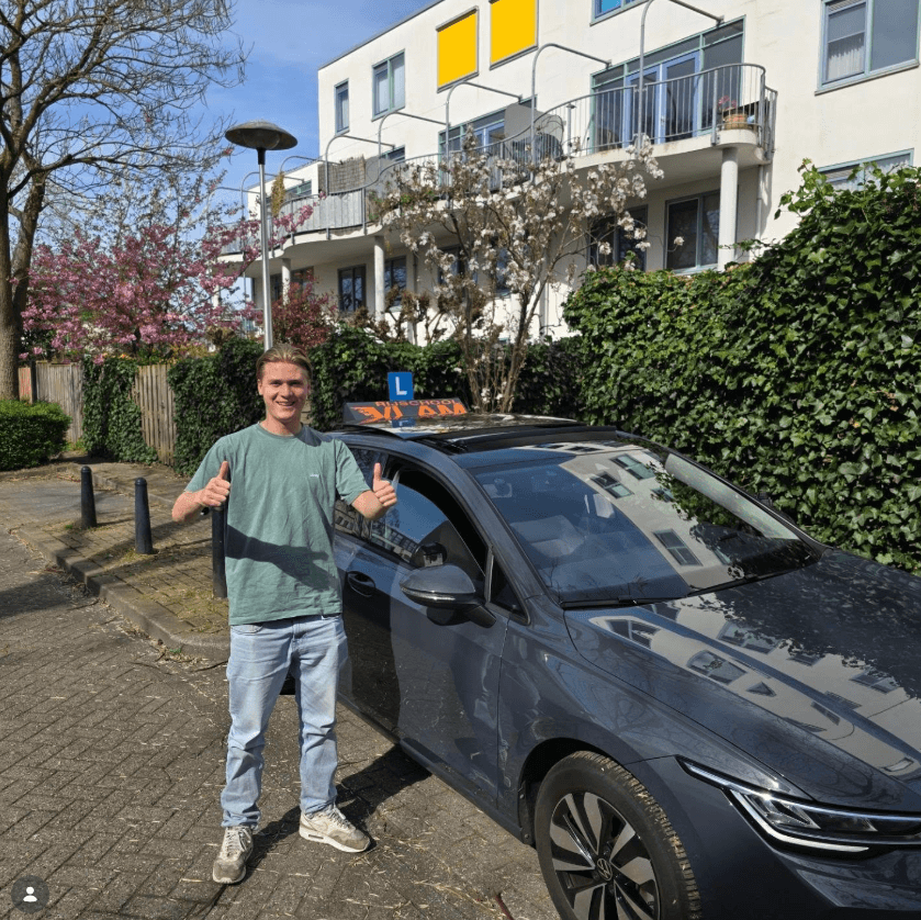 Geslaagde leerling bij Rijschool Vlam — foto 3