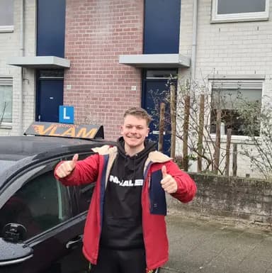 In 1 keer geslaagd voor rijexamen in Utrecht bij rijschool Vlam